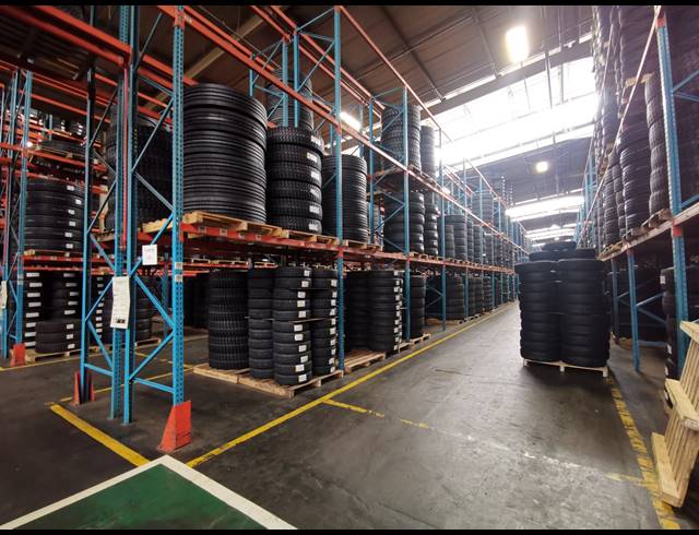 19,294M² FACTORY TO LET IN JET PARK